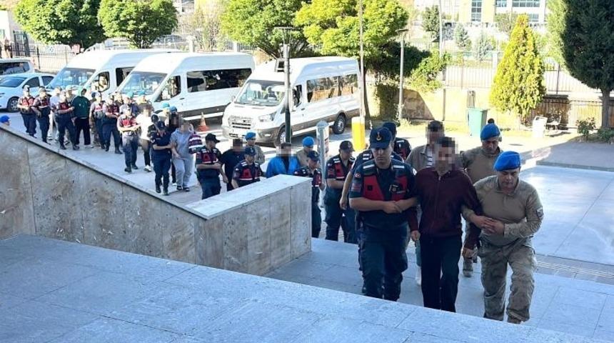 Uşak Belediyesi'ne y&ouml;nelik soruşturmada 9 kişi tutuklandı