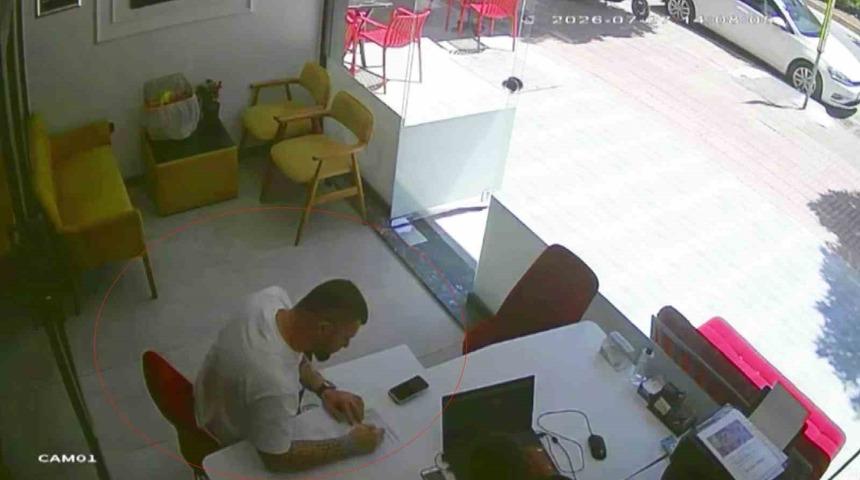 Kiraladığı aracın GPS&rsquo;sini s&ouml;k&uuml;p ortadan kayboldu