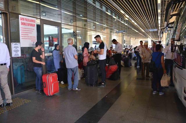 Otob&uuml;slerde o ikramlar tarih oluyor! "Su bile parayla satılabilir" 3