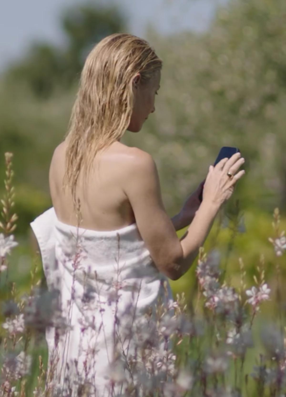 Gwyneth Paltrow TikTok a iddialı giriş yaptı! Yatakta üstsüz videosunu paylaştı 2