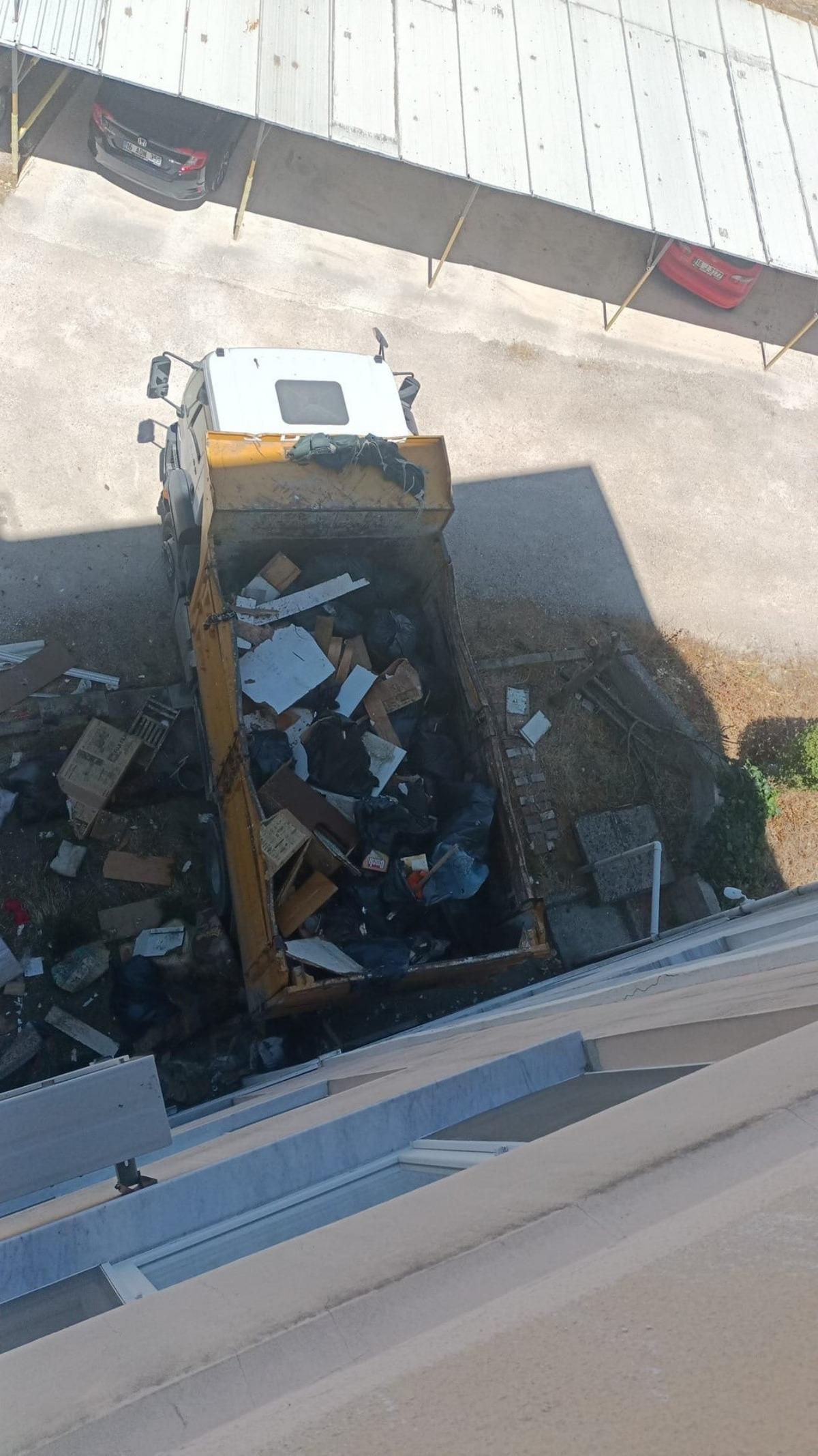 Ekipler gözlerine inanamadı! Tam 28 ton çöp biriktirmiş: 3 kamyon ancak taşıyabildi 2