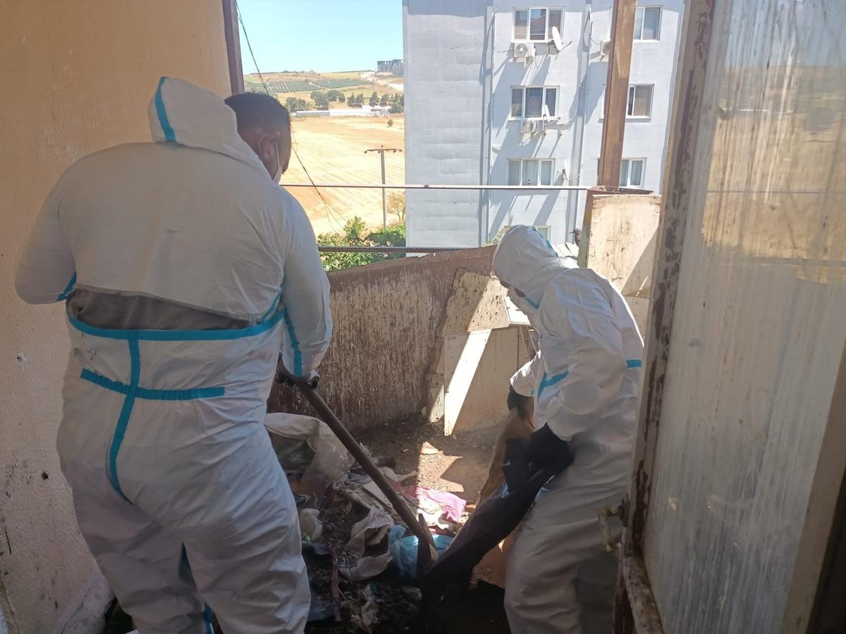 Ekipler gözlerine inanamadı! Tam 28 ton çöp biriktirmiş: 3 kamyon ancak taşıyabildi 3