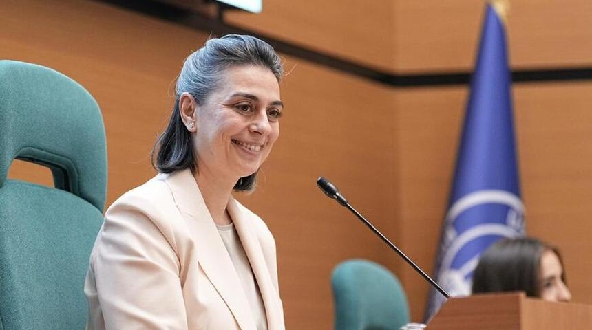 Son dakika| &Uuml;sk&uuml;dar Belediye Başkanı Sinem Dedetaş g&ouml;revden uzaklaştırıldı