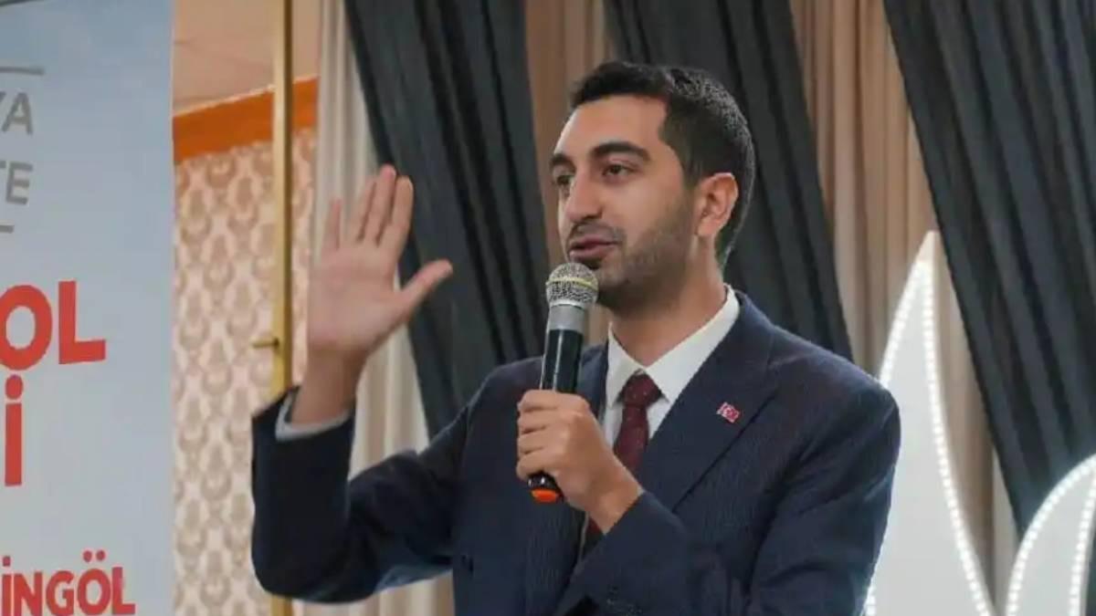 3 belediye başkanı AK Parti ye katıldı! Eren Ali Bingöl, Orhan Çerkez, Sacit Terzi... 4