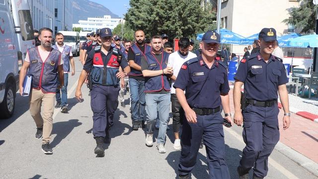 Günlük dolgun ücretli iş ilanı veriyorlardı: 4 milyon TL'lik altını iç ettiler! 