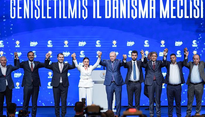 3 belediye başkanı AK Parti'ye katıldı! Eren Ali Bing&ouml;l, Orhan &Ccedil;erkez,  Sacit Terzi...