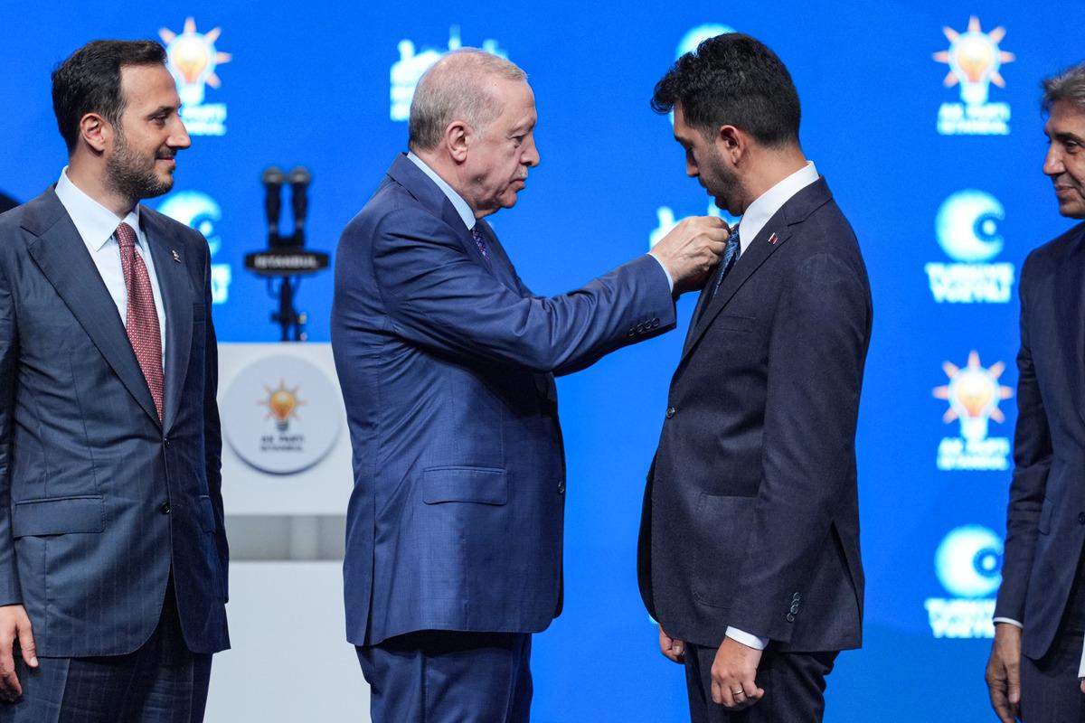 3 belediye başkanı AK Parti ye katıldı! Eren Ali Bingöl, Orhan Çerkez, Sacit Terzi... 1