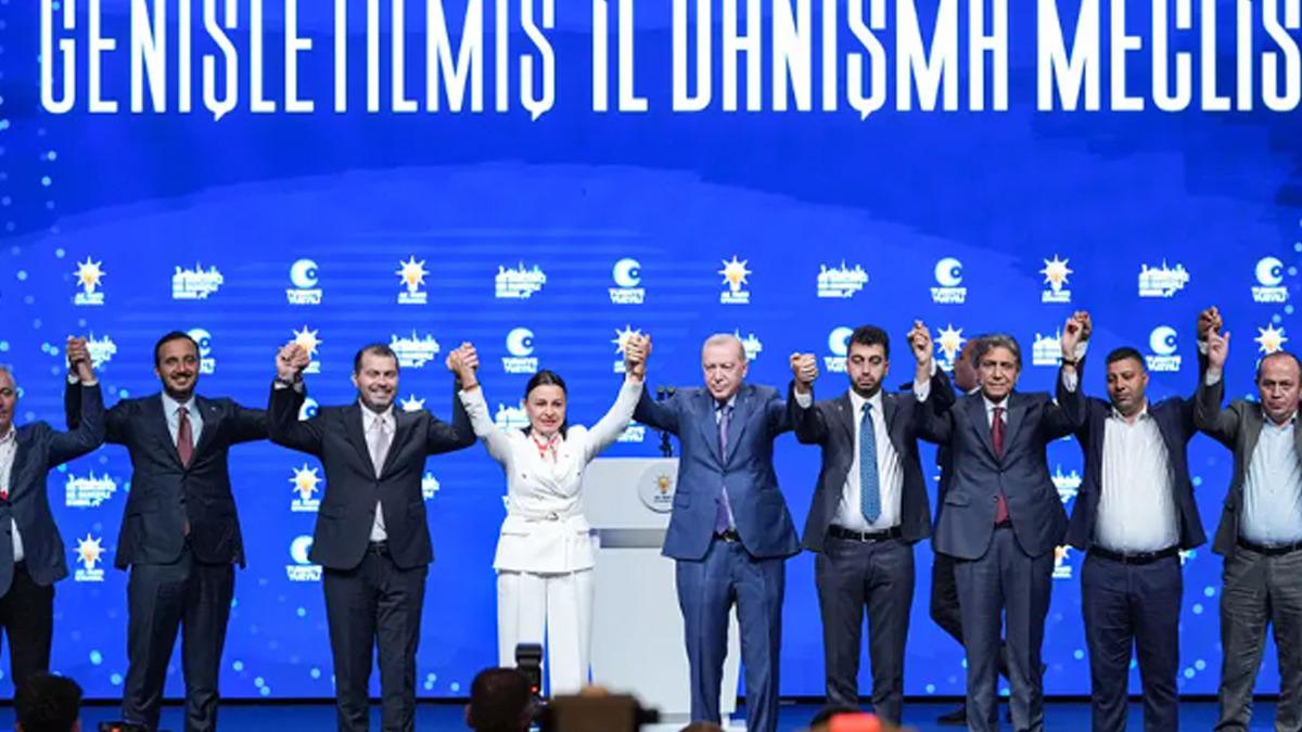AK Parti ye katılan Tuzla Belediye Başkanı Eren Ali Bingöl den ilk açıklama geldi 1