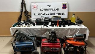 Define avcılarına jandarmadan su&ccedil;&uuml;st&uuml;: 5 tutuklama