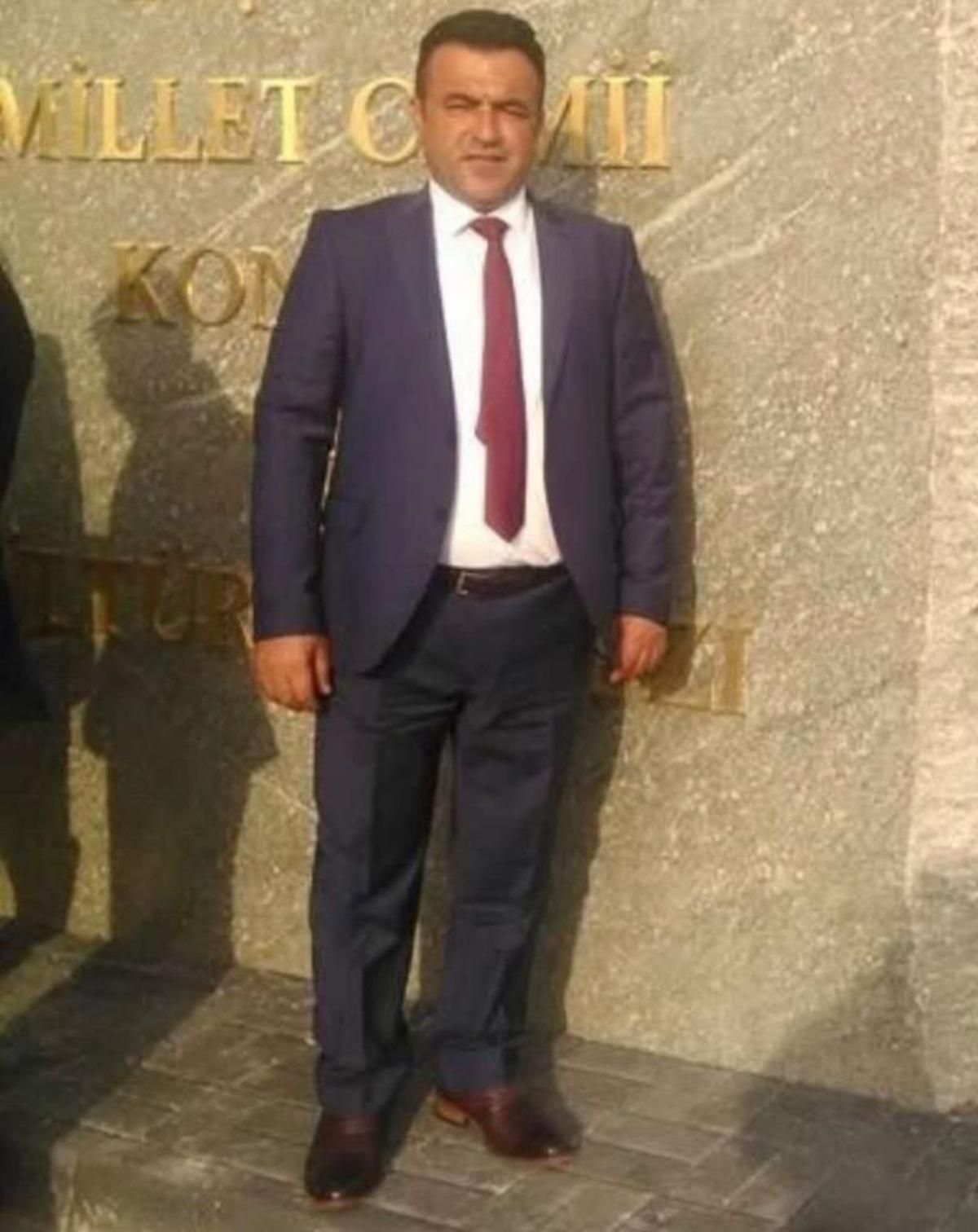 Devrilen traktörün altında kalan muhtar ağır yaralandı 2