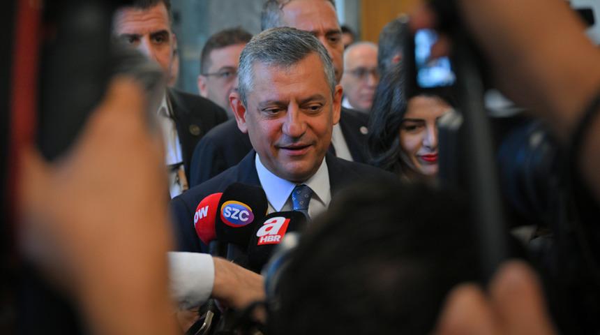 Yeni Parti Genel Başkanı &Ouml;zel'den AK Parti'ye ge&ccedil;en 3 belediye başkanıyla ilgili ilk yorum