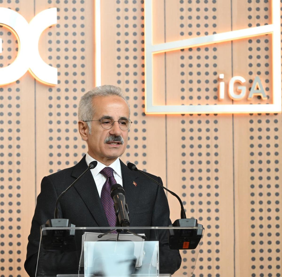 Bakan Uraloğlu: "İstanbul Havalimanımızın 4. ana pistinde &ccedil;alışmalarımızda son aşamaya geldik" 2