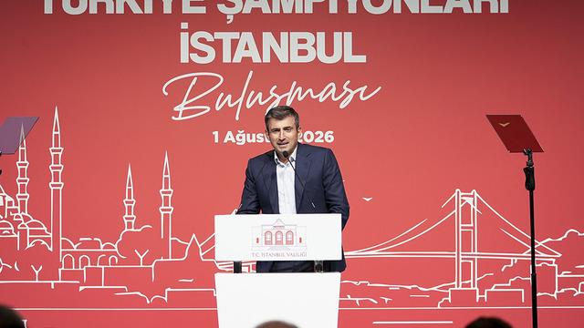 Baykar Yönetim Kurulu Başkanı Selçuk Bayraktar, 2026 YKS İstanbul Şampiyonları Buluşması'nda konuştu