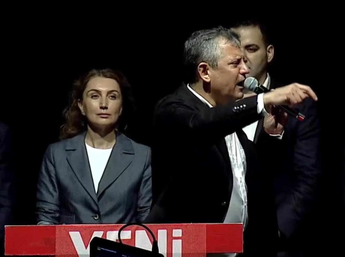 Eren Ali Bing&ouml;l AK Parti ye katılmıştı! &Ouml;zg&uuml;r &Ouml;zel den &ccedil;arpıcı iddia: "Hem Tuzla yı, hem devleti kandırmışlar" 3