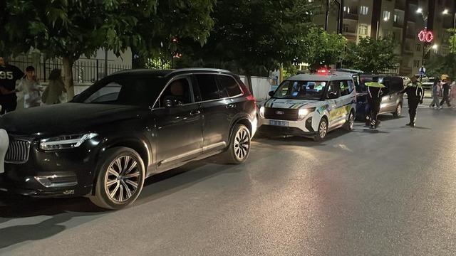 Sivas’ta iki araç çarpıştı: 3’ü çocuk 4 yaralı