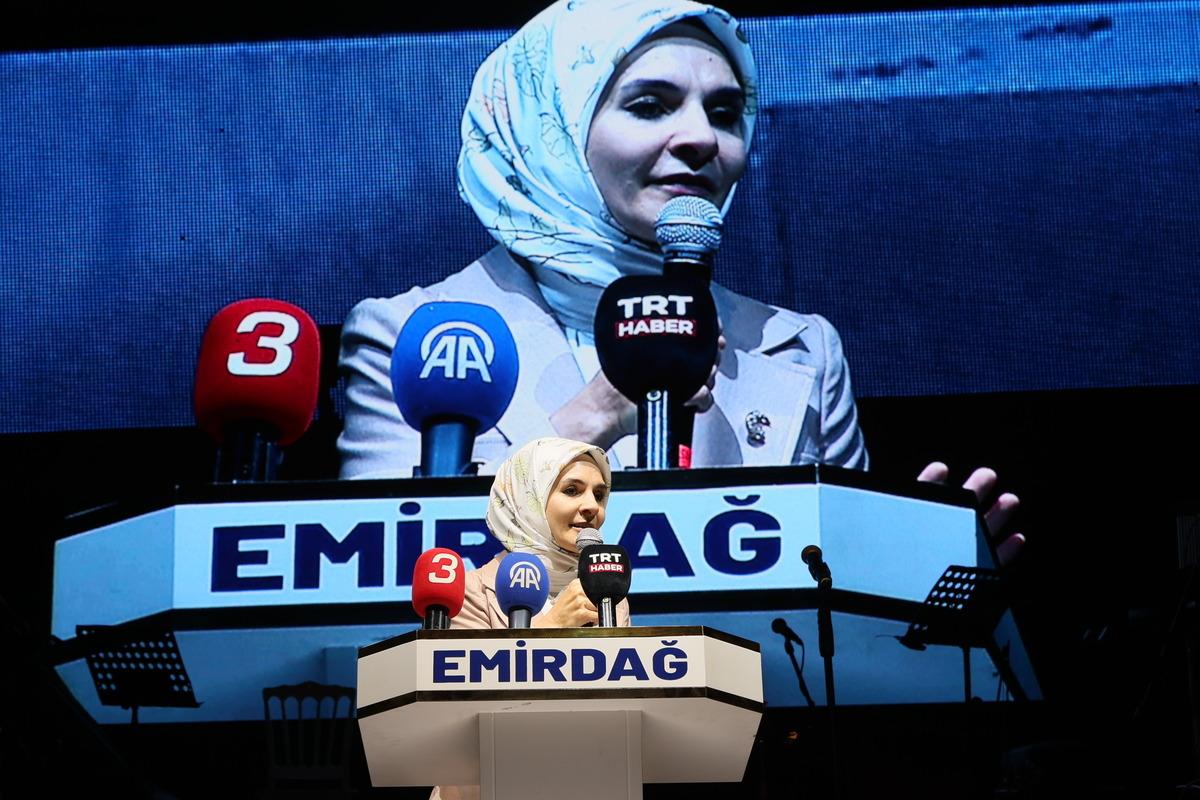 Bakan G&ouml;ktaş Emirdağ da gurbet&ccedil;ilere seslendi: "Memleket sevgimiz, aramızdaki t&uuml;m mesafeleri ortadan kaldırıyor" 15