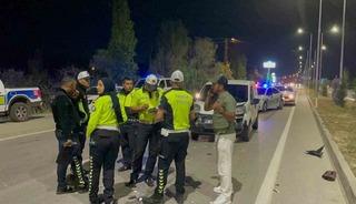Karaman&rsquo;da &uuml;&ccedil; aracın karıştığı kazada 2 kişi yaralandı