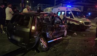 Bursa'da iki otomobilin &ccedil;arpıştığı kazada 7 kişi yaralandı