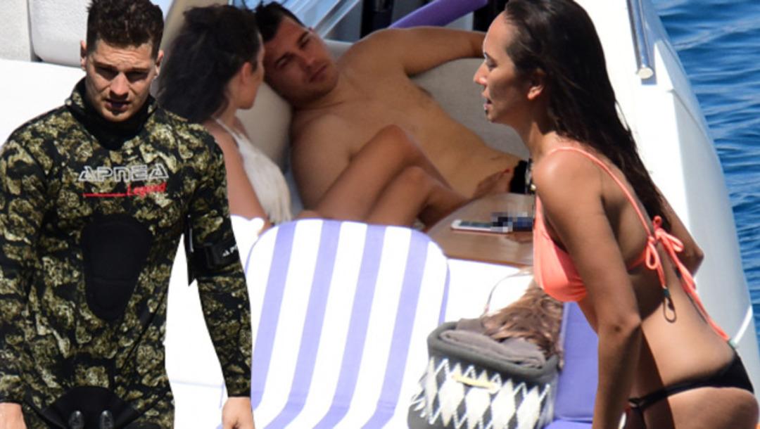 &Ccedil;ağatay Ulusoy sevgilisi Duygu Sarışın'la aşk tazeliyor