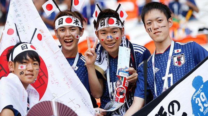 Japonlar temizlikleriyle futbolseverleri b&uuml;y&uuml;ledi