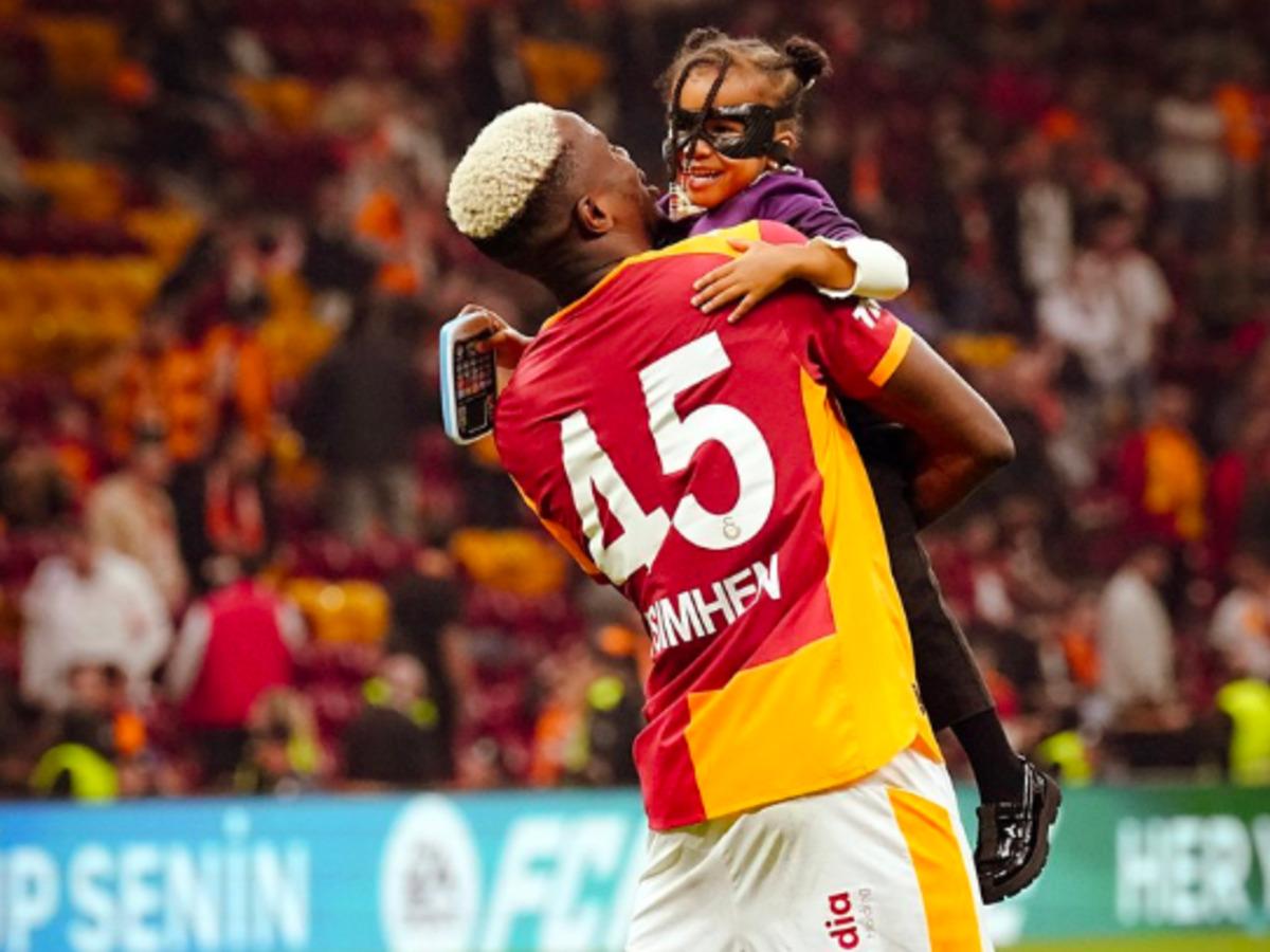 Galatasaray da Victor Osimhen endişesi! Yine devredeler 1