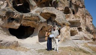 İki sanat tarih&ccedil;isinin keşif yolculuğu &ldquo;The Knot: Gateway to Anatolıa&rdquo;