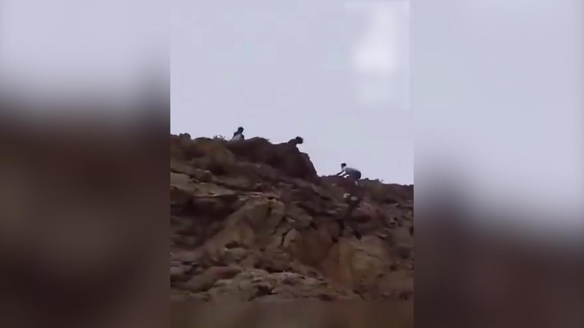 Faslı göçmenler ülkeye geri döndü! Askerden taşlı müdahale 1
