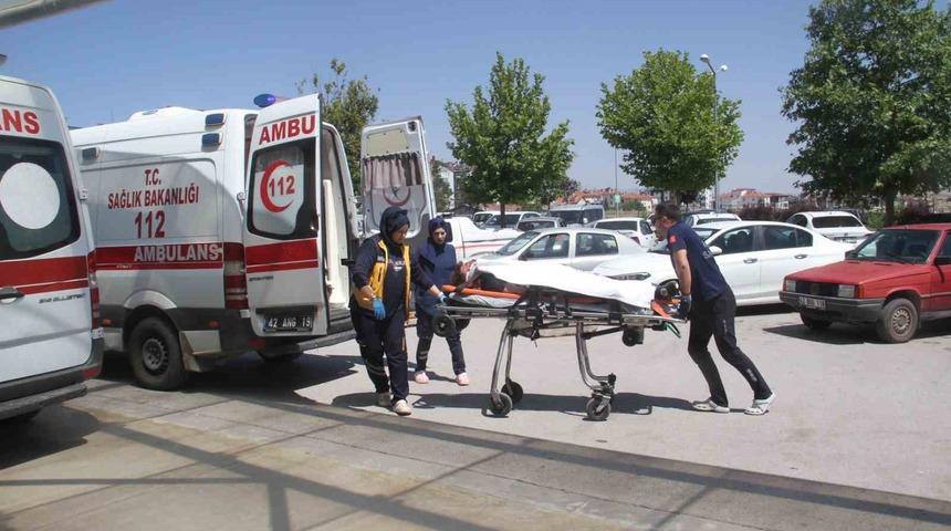 Kontrolden &ccedil;ıkan ara&ccedil; araziye savruldu, s&uuml;r&uuml;c&uuml; yaralandı