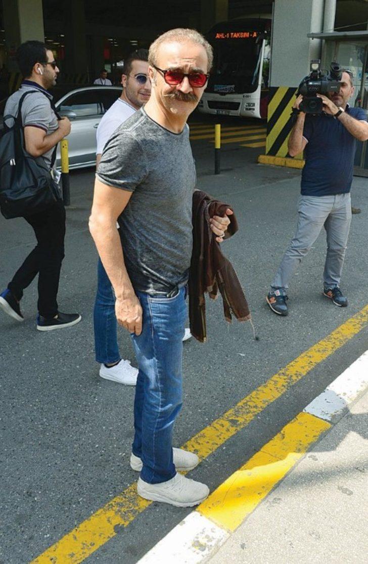 Kardeşiyle tatil yaptı G3