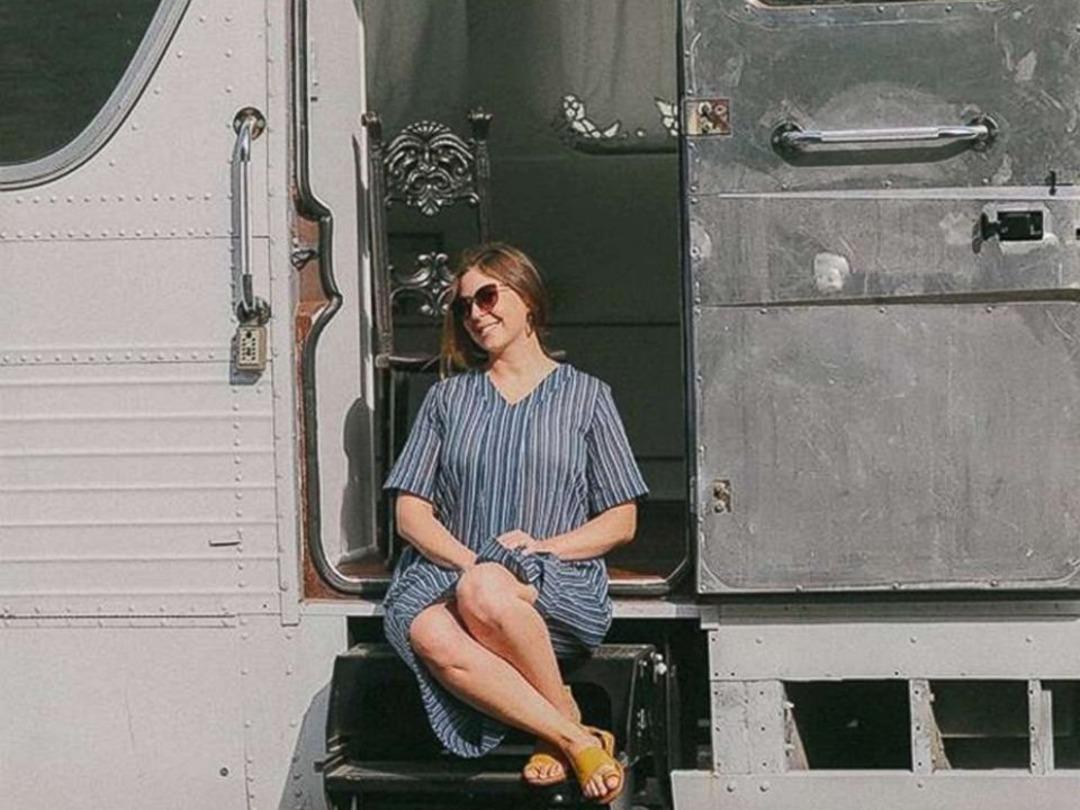 Kira &ouml;dememek i&ccedil;in otob&uuml;s&uuml; eve &ccedil;evirdi 