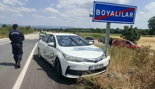 Kastamonu&rsquo;da otomobil trakt&ouml;rle &ccedil;arpıştı: 2 yaralı