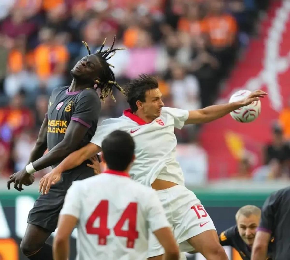 İstanbul da gol yağmuru! Galatasaray ile Rennes yenişemedi 4