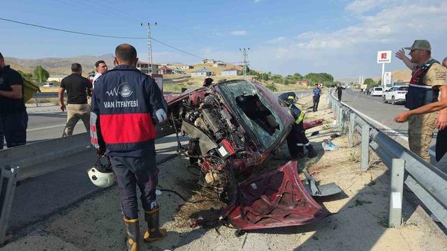 Van’da trafik kazası: 4 yaralı 6