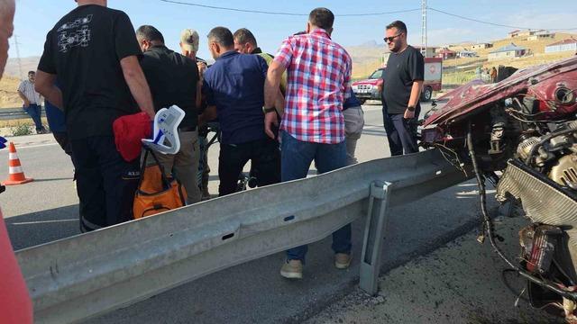 Van’da trafik kazası: 4 yaralı 2