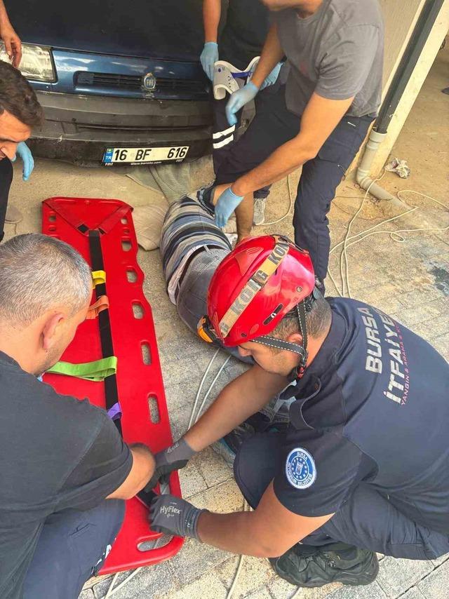 Krikodan kayan aracın altında kalan şahıs ağır yaralandı 1