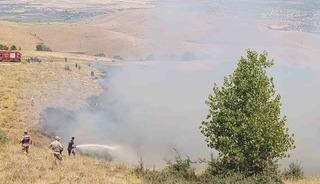 Muş&rsquo;ta &ouml;rt&uuml; yangını ekiplerin hızlı m&uuml;dahalesiyle s&ouml;nd&uuml;r&uuml;ld&uuml;