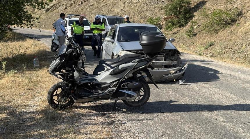 Al&ccedil;ılı koluyla kullandığı motosikletle kaza yaptı