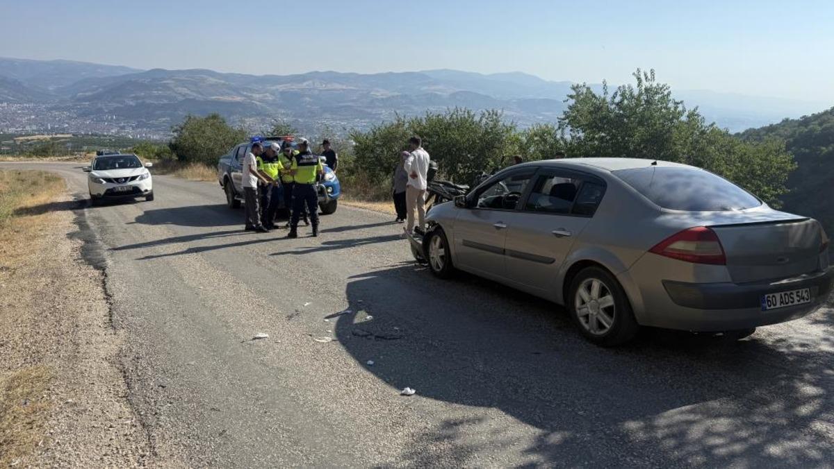 Alçılı koluyla kullandığı motosikletle kaza yaptı 3