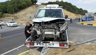 Bolu'da hafif ticari ara&ccedil; ile otomobil &ccedil;arpıştı: 6 yaralı