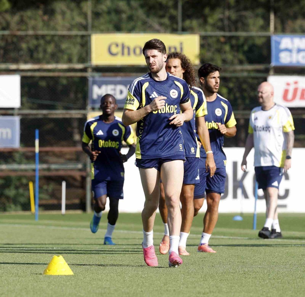 Fenerbahçe, Sturm Graz maçı hazırlıklarını sürdürdü 1
