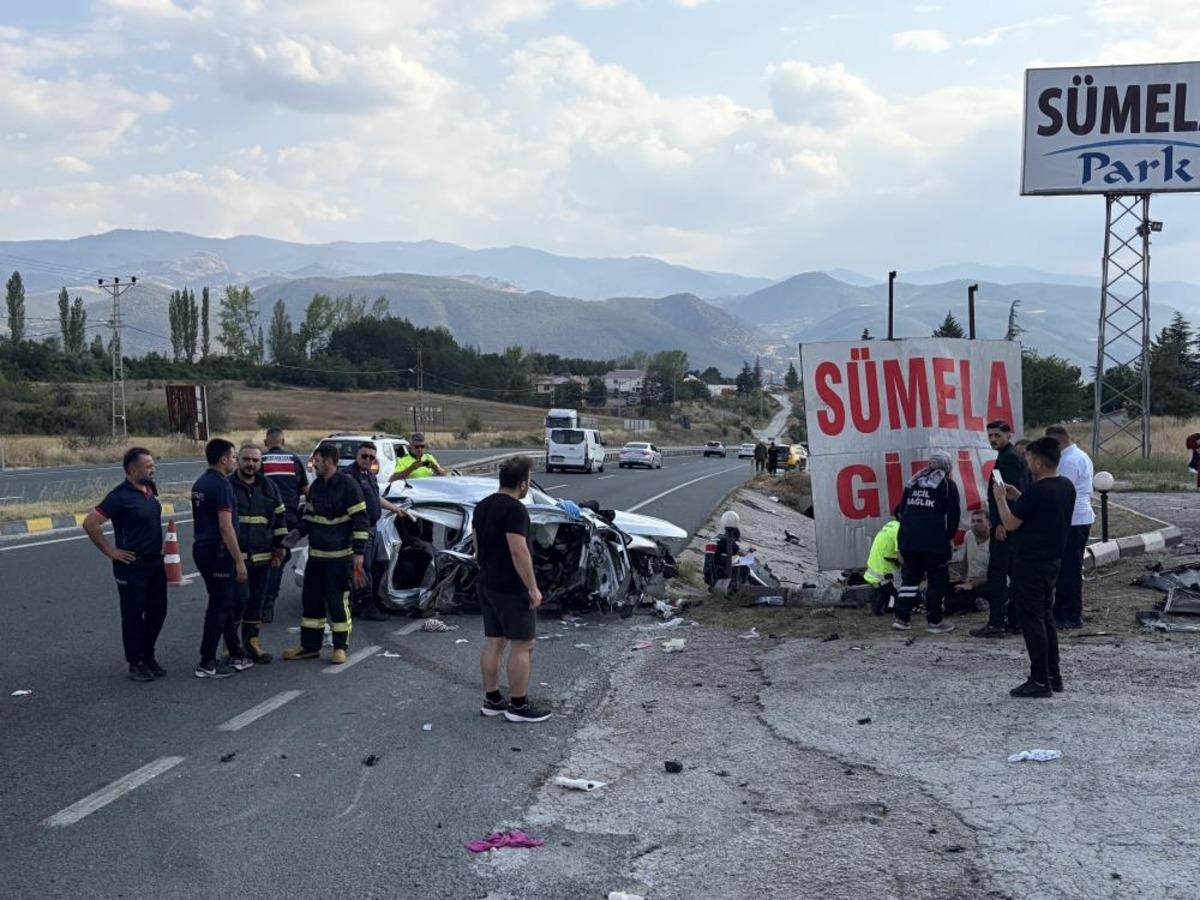 D100 de otomobil su kanalına çarptı: 2 ölü, 4 yaralı 4