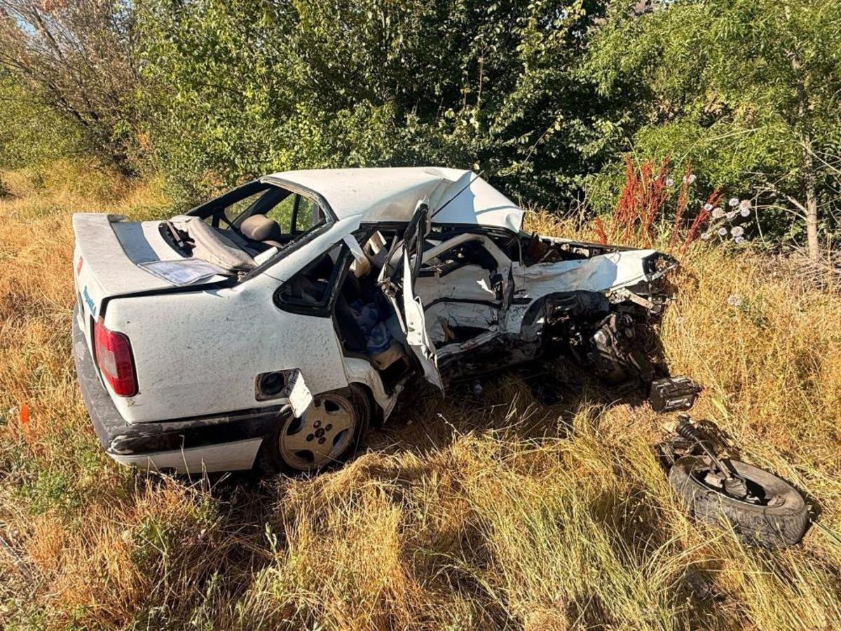 Otomobillerin &ccedil;arpıştığı kazada bir kişi &ouml;ld&uuml; 3 kişi yaralandı 3