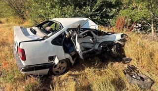 Otomobillerin &ccedil;arpıştığı kazada bir kişi &ouml;ld&uuml; 3 kişi yaralandı