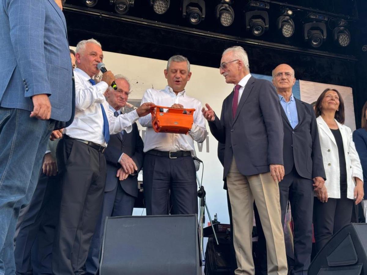 YENİ Parti Genel Başkanı &Ouml;zel: "Birlikte yeni bir yola &ccedil;ıktık" 2