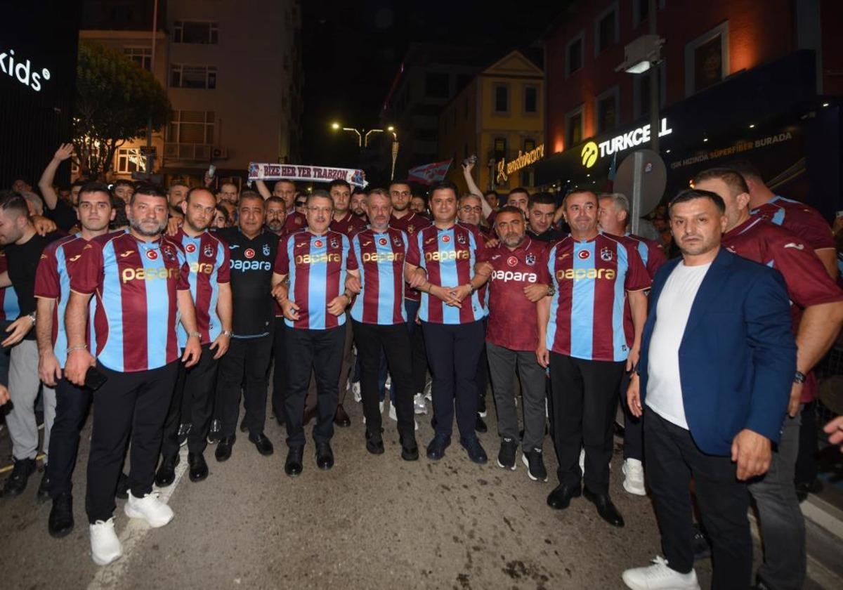 Trabzonspor un 59. kuruluş yıl d&ouml;n&uuml;m&uuml; Ganita da binlerce taraftarla kutlandı 4
