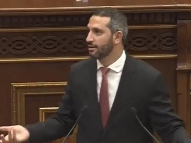 Ermenistan Meclisi'nde 'Adana kebap' s&uuml;rprizi