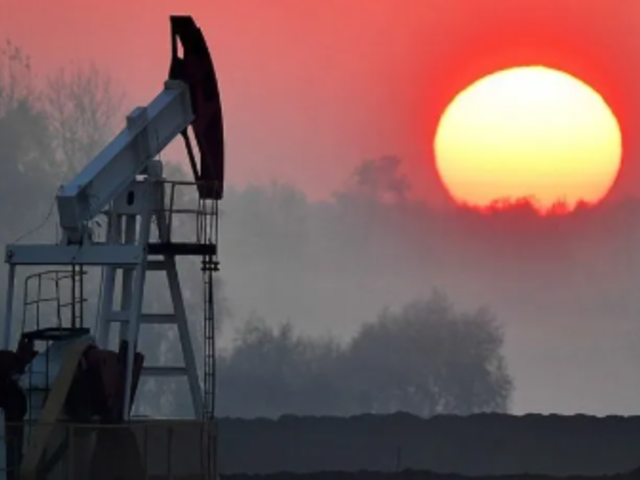 ABD-İran diplomasi beklentisi Brent petrol&uuml; 85 doların altına &ccedil;ekti