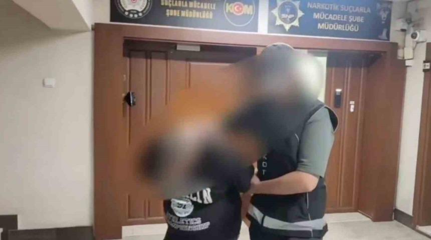 Uyuşturucu taciri su&ccedil;&uuml;st&uuml; yakalandı