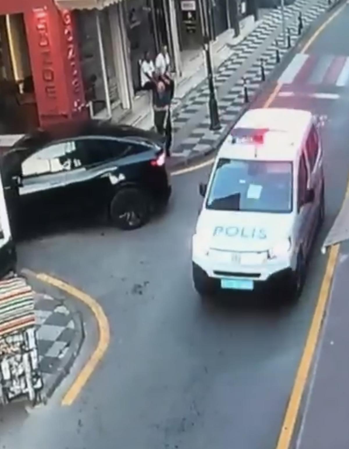 Polisten kaçan şüpheli Vali Yardımcısına çarptı! 3