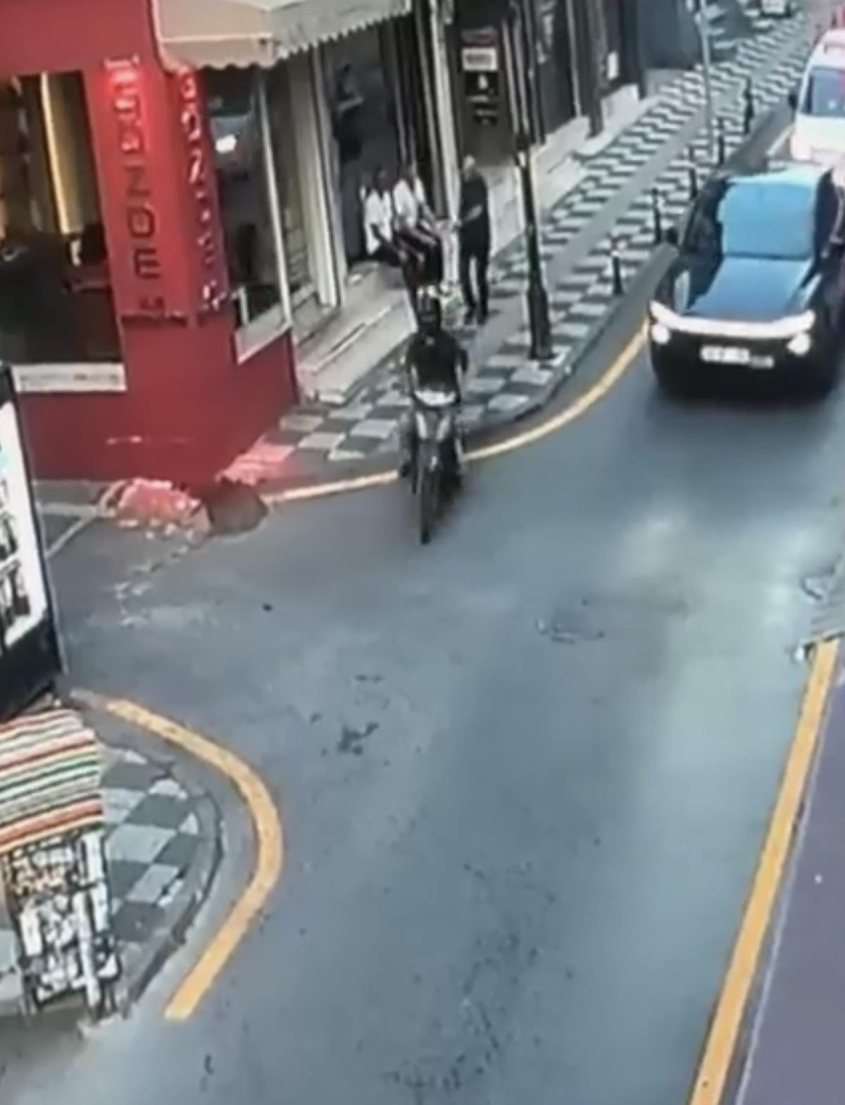 Polisten kaçan şüpheli Vali Yardımcısına çarptı! 1